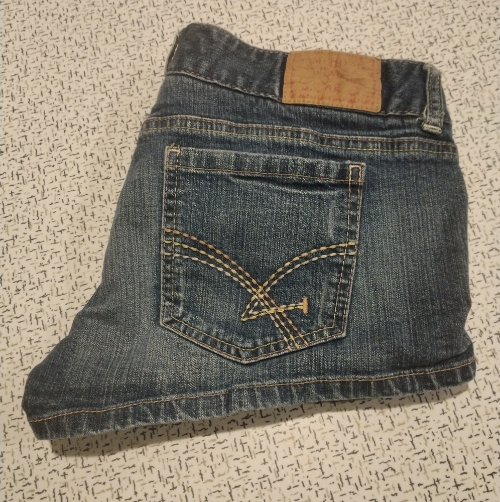 Women's amethyst shorts size 7